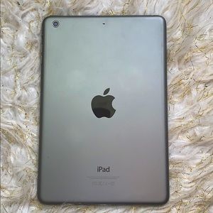 iPad mini 2 16 GB with case